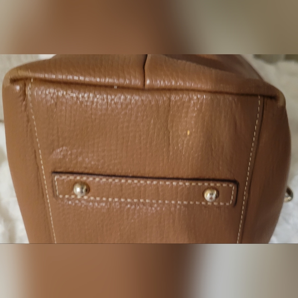 Dooney & Bourke  Large Tan Pebbled Leather Shoulder Bag with Gold Hardware - Picture 6 of 14